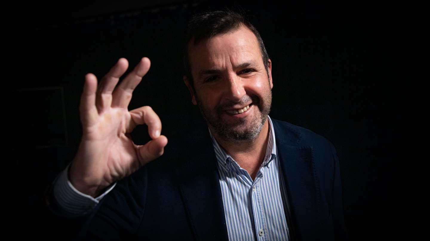 O presidente do Reagir Incluir Reciclar (RIR), Vitorino Silva (Tino de Rans), em entrevista à Lusa, na sede da agência, em Lisboa, 10 de janeiro de 2022. (ACOMPANHA TEXTO DA LUSA DO DIA 11 DE JANEIRO DE 2022). JOSÉ SENA GOULÃO/LUSA