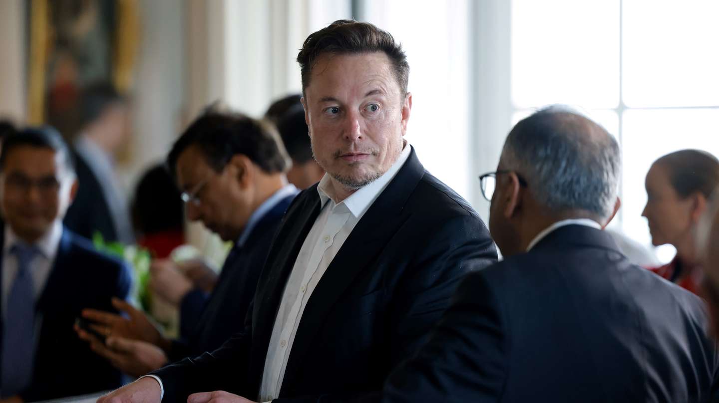 epa10629640 SpaceX, Twitter and electric car maker Tesla CEO Elon Musk (C) talks to another CEO before a roundtable during the 6th edition of the 'Choose France' Summit, at the Chateau de Versailles, outside Paris, France, 15 May 2023. Since 2018, the Choose France Summit seeks to promote Franceâ€™s economic attractiveness and encourage international investment across the country and brings together hundreds of leaders from the largest multinational corporations.  EPA/LUDOVIC MARIN / POOL  MAXPPP OUT
