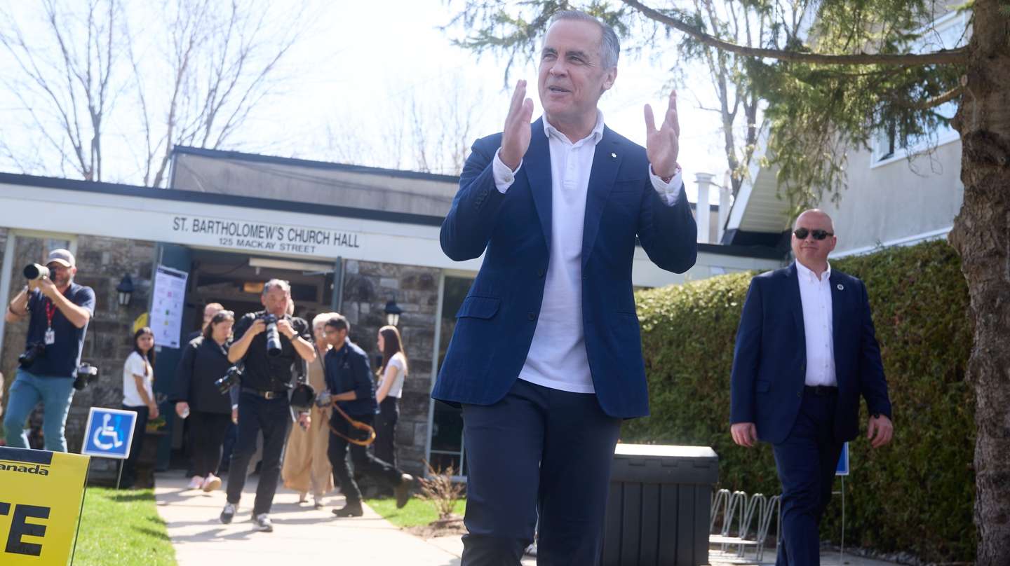 epa12061442 Canadian Prime Minister and Liberal Party Leader Mark Carney arrives to cast his vote in the 2025 Federal Election, in Ottawa, Ontario, Canada, 28 April 2025. Canada voters went to the polls to elect a new federal government.  EPA/ERIC REID