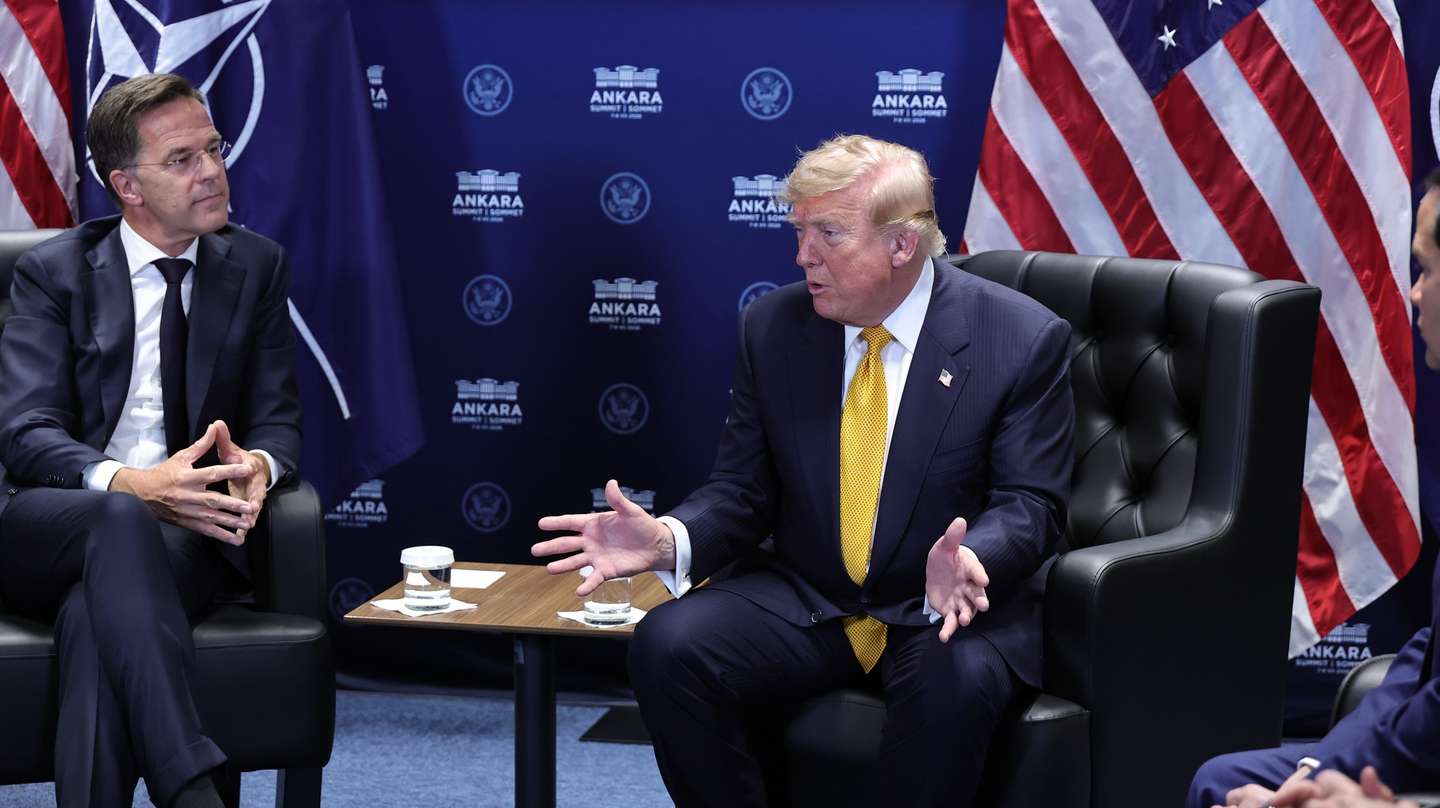 epa13097288 NATO Secretary General Mark Rutte (L) and US President Donald Trump meet on the sidelines of the NATO summit in Ankara, Turkey, 08 July 2026. The NATO Summit takes place from 07-08 July.  EPA/FILIP SINGER