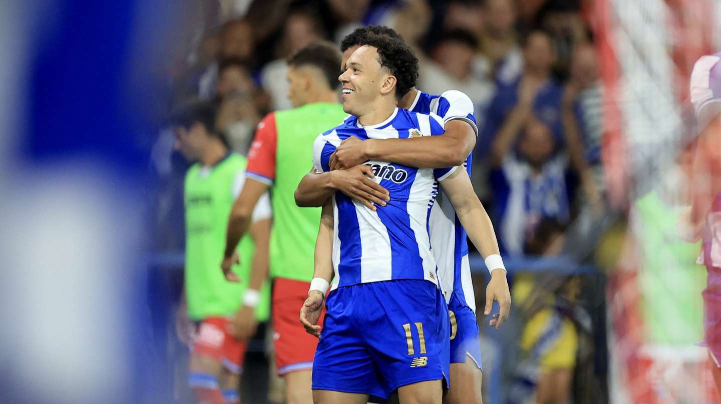 epa12308868 FC Porto's Pepe celebrates after scoring a goal against Gil Vicente during their Portuguese First League soccer match in Barcelos, Portugal, 18 August 2025.  EPA/JOSE COELHO