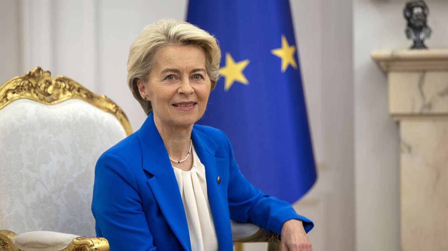 epa11684529 European Commission President Ursula von der Leyen during her meeting with Kosovo's president in Pristina, Kosovo, 26 October 2024. Ursula von der Leyen is on an official visit to Kosovo as part of her trip to Western Balkans to discuss Western Balkan countries' progress on the EU path.  EPA/VISAR KRYEZIU