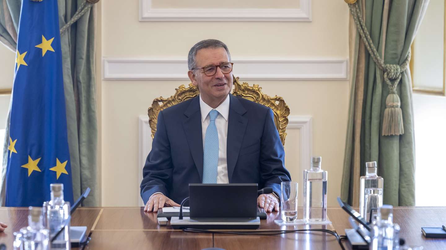 O Presidente da República e Comandante Supremo das Forças Armadas, António José Seguro, durante uma audiência com o Chefe do Estado-Maior-General das Forças Armadas, General João Cartaxo Alves, o Chefe do Estado-Maior do Exército, General Eduardo Mendes Ferrão, o Chefe do Estado-Maior da Armada, Almirante Jorge Nobre de Sousa e o Chefe do Estado Maior da Força Aérea, General Sérgio Costa Pereira, no Palácio de Belém, 13 de março de 2026. JOSÉ SENA GOULÃO/LUSA