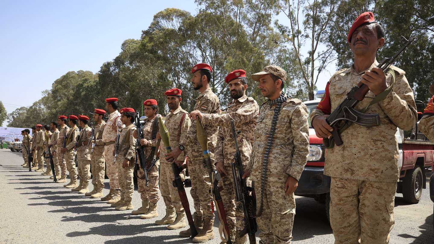 epa12871430 Armed Houthi soldiers participate in an anti-US and anti-Israel gathering mobilizing more fighters, in Sana'a, Yemen, 06 April 2026. Yemen's Houthis have been recruiting more fighters as part of a mobilization campaign in anticipation of a possible confrontation with the United States and Israel amid current regional tensions. The Houthis have launched missile-drone attacks against Israel in support of Iran and its allied groups in the Middle East.  EPA/YAHYA ARHAB