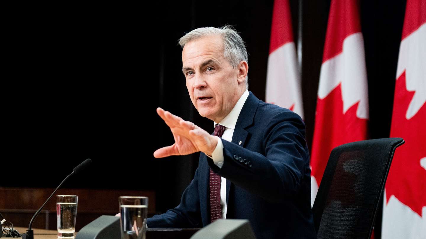 epa12069649 Canadian Prime Minister Mark Carney speaks to reporters at the National Press Theatre in the Parliamentary Precinct of Ottawa, Canada, 02 May 2025. Carney was elected prime minister after Canadians went to the polls on 28 April 2025.  EPA/SPENCER COLBY