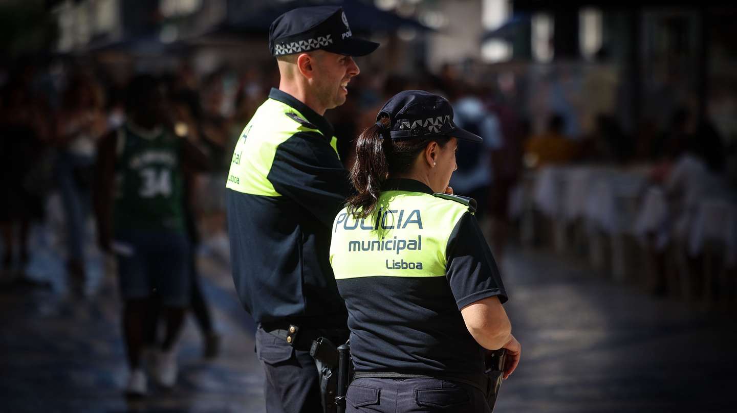 Agentes da Polícia Municipal na Baixa Pombalina, em Lisboa, 06 de agosto de 2024. Baixa. Polícia. Segurança. ANTÓNIO PEDRO SANTOS/LUSA