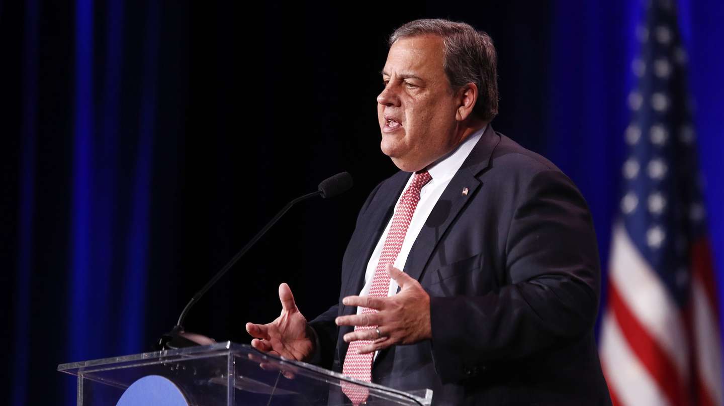 epa10315037 Former Governor of New Jersey Chris Christie speaks during the 2022 Republican Jewish Coalition Annual Leadership Meeting at the Venetian hotel and casino in Las Vegas, Nevada, USA, 19 November 2022.  EPA/CAROLINE BREHMAN