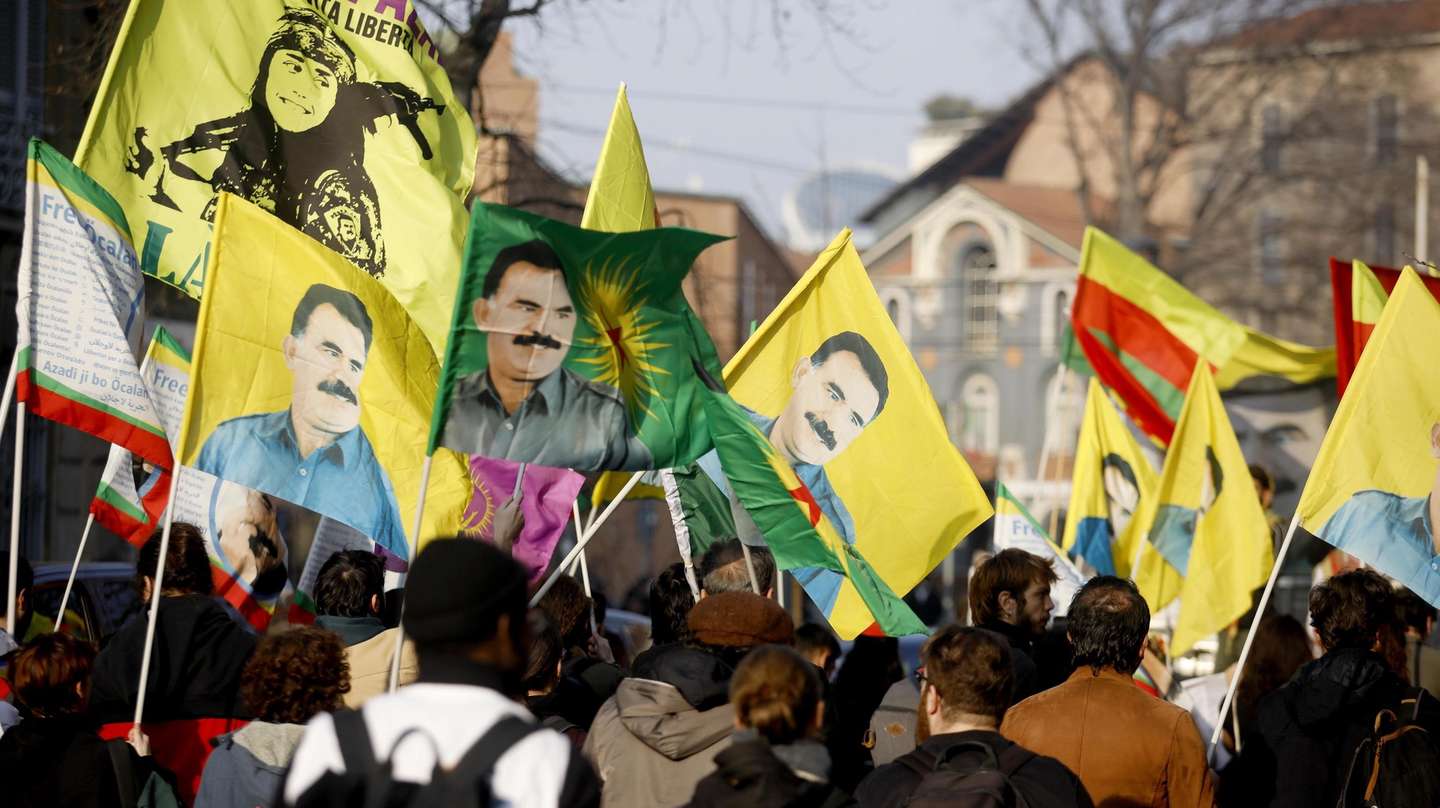 epa11161371 People take part in a rally staged by ReteKurdistan Italia, calling for the release of Kurdish leader Abdullah Ocalan, in Milan, Italy, 17 February 2024.  EPA/Mourad Balti Touati