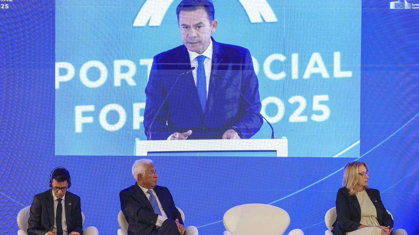 European Council President Antonio Costa (2ndL) listen portuguese Prime Minister Luis Montenegro speech, during the Porto Social Forum at Pavilhao Rosa Mota, in Porto, Portugal, 19 September 2025. This edition focuses on "Quality Jobs in a Competitive Social Europe", involving the Presidency of the EUCouncil, the European Commission, the European Parliament, social partners, and civil society. ESTELA SILVA/LUSA