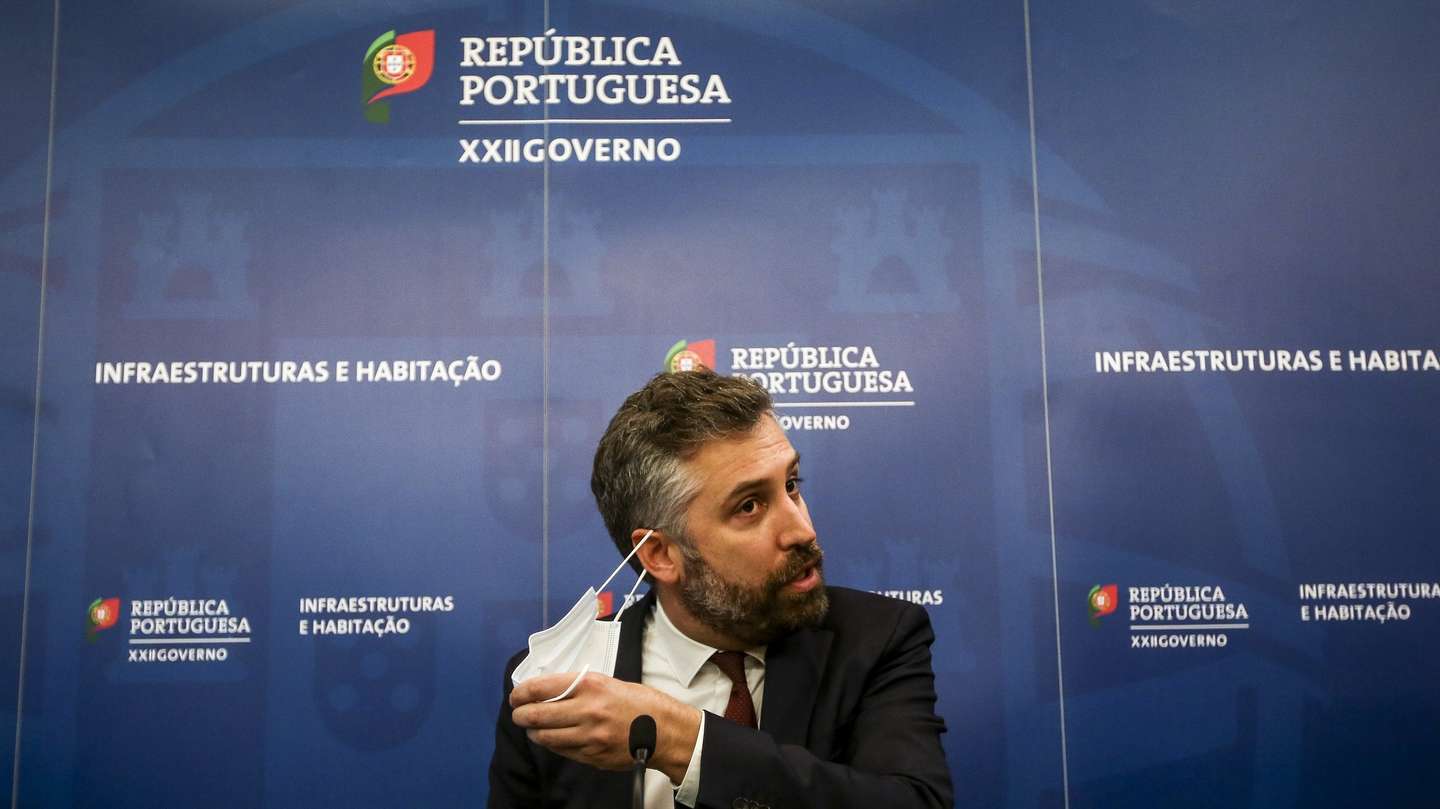 epa08877549 The Minister of Infrastructure and Housing Pedro Nuno Santos attends to a press conference to explain the details of TAP's Restructuring Plan, in Lisbon, Portugal, 11 December 2020. The government presented on  11 December the restructuring plan of TAP which sent to Brussels on 10 December and which contemplates a maximum of 2,000 redundancies and salary cuts of 25% for salaries above 900 euros.  EPA/NUNO FOX