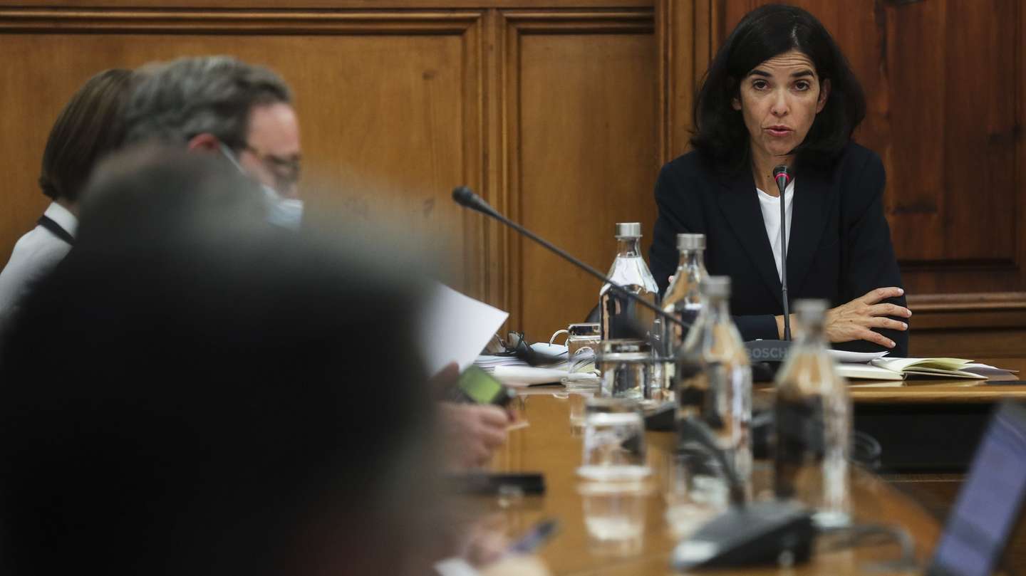 A presidente da Autoridade da Concorrência, Margarida Matos Rosa, fala perante a Comissão de Orçamento e Finanças, na Assembleia da República em Lisboa, 14 de julho de 2021. TIAGO PETINGA/LUSA