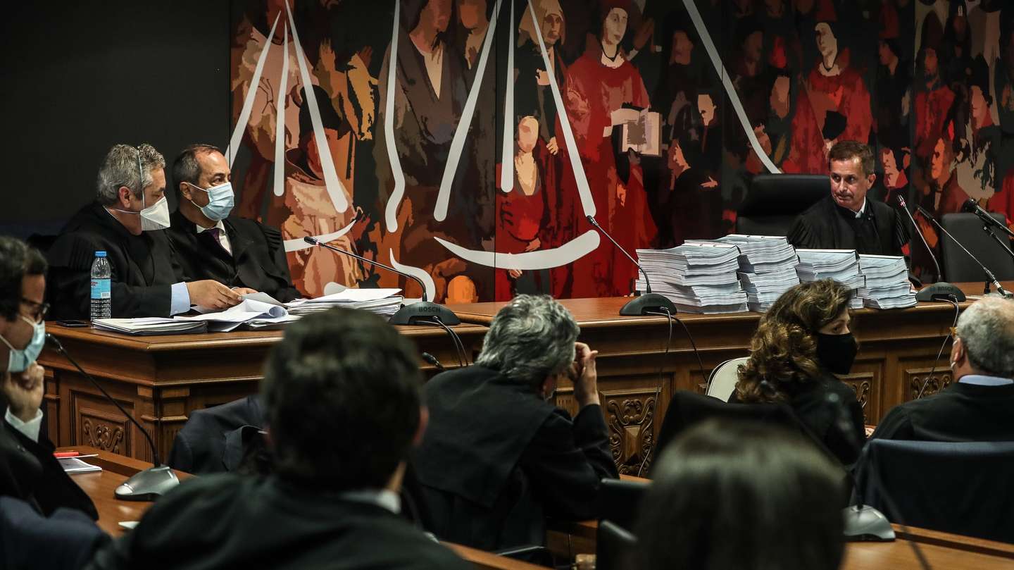 The prosecutor Rosario Teixeira (L), and judges Vitor Pinto (C) and Ivo Rosa during the instructional decision session of the high-profile corruption case known as Operation Marques, which involves the Portugal's former Prime Minister Jose Socrates,  at the Justice Campus in Lisbon, Portugal, 9 April 2021. Operation Marques has 28 defendants - 19 people and 9 companies - including former Prime Minister Jose Socrates, banker Ricardo Salgado, businessman and friend of Socrates Carlos Santos Silva and senior staff of Portugal Telecom and is related to crimes of corruption, active and passive, money laundering, document forgery and tax fraud. MARIO CRUZ/POOL/LUSA