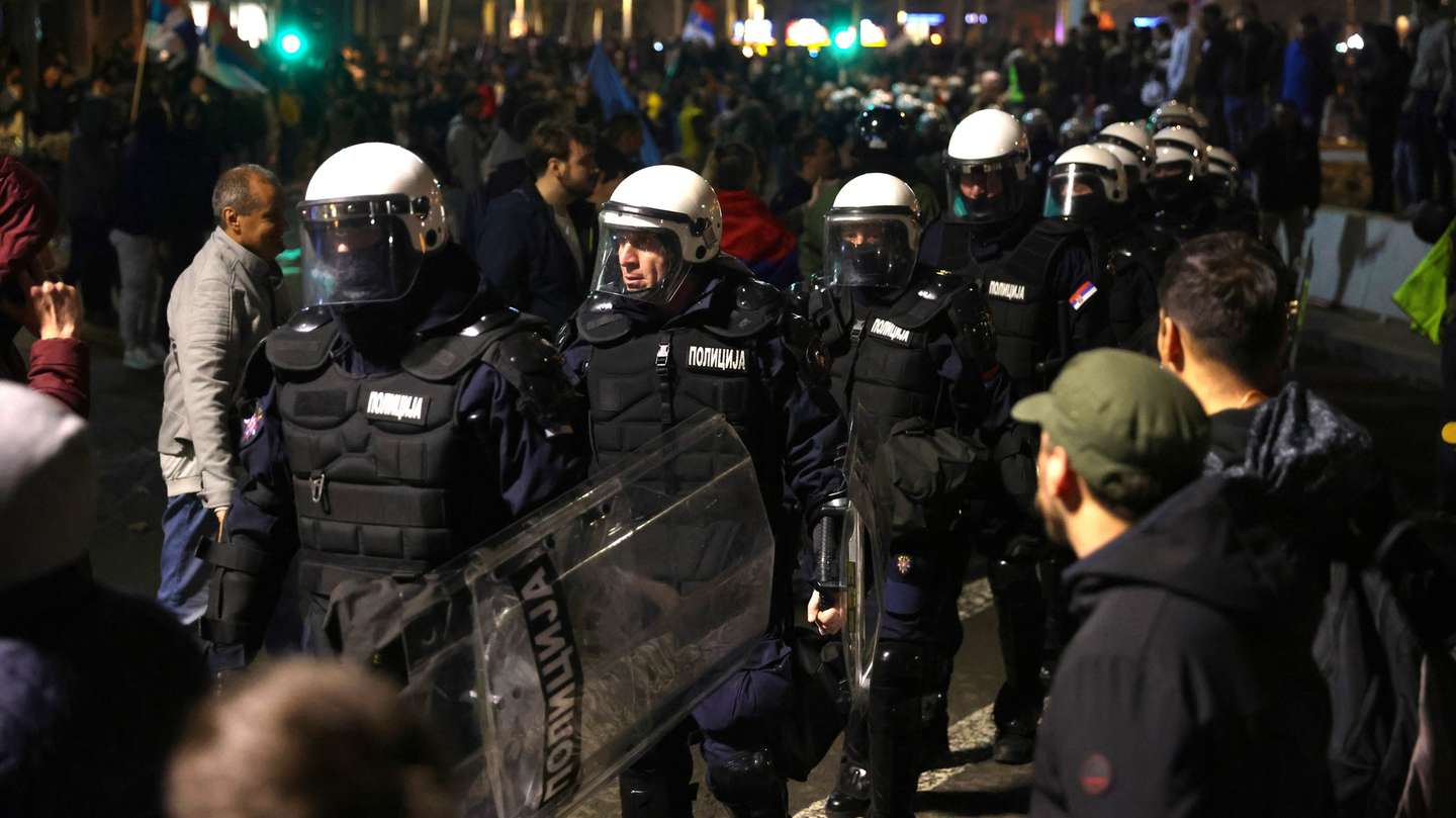 epa11967007 Riot police officers set up positions during the student-led rally in Belgrade, Serbia, 15 March 2025. University students staged a protest, demanding accountability after fifteen people lost their lives in the collapse of the Novi Sad Railway Station canopy in November 2024. The station building, which had been renovated and reopened in July 2024, was undergoing further renovations shortly before the collapse.  EPA/ANDREJ CUKIC