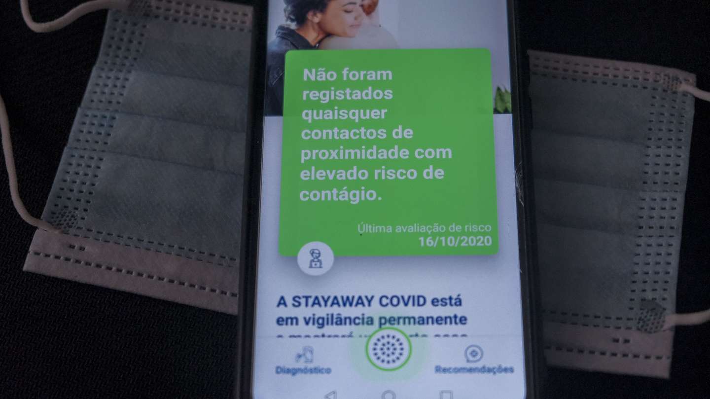 A app StayAway Covid, que pretende identificar potenciais exposições a pessoas infetadas com Covid-19,  Lisboa, 16 de outubrode 2020. ANTÓNIO COTRIM/LUSA