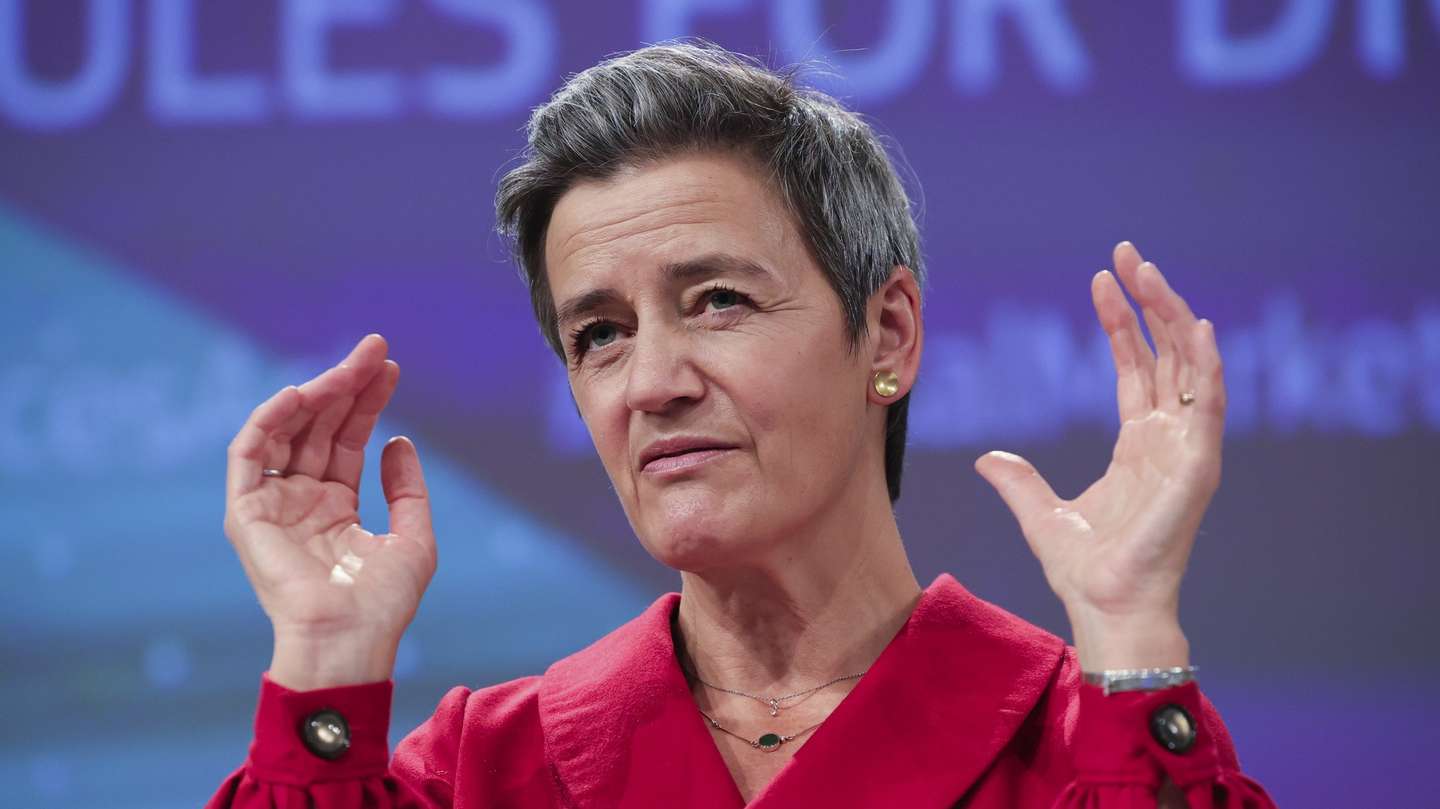 epa08885505 European Commissioner for Europe fit for the Digital Age Margrethe Vestager during a news conference on the Digital Services Act and the Digital Markets Act at the European Commission headquarters in Brussels, 15 December 2020.  EPA/Olivier Matthys / POOL