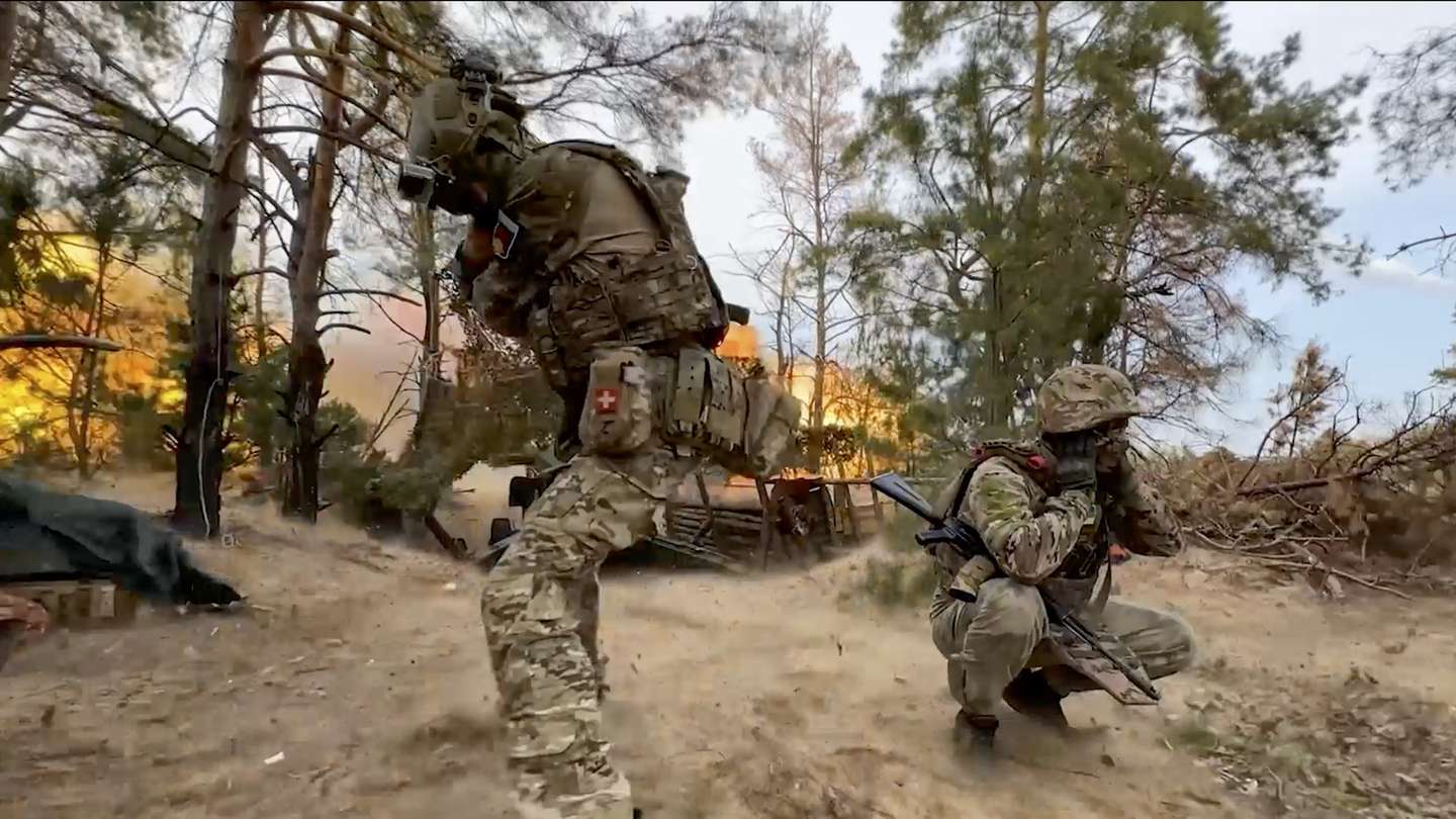 epa11613954 A still image taken from a handout video made available by the Russian Defence Ministry Press-Service on 19 September 2024 shows Russian servicemen firing a 'Giatsint-B' towed 152 mm field gun towards Ukrainian positions, at an undisclosed location in Russia. The Russian Defense Ministry reported that Ukrainian troops losses in the Kursk direction in one day amounted to more than 300 servicemen, and over the entire period of its military operations to more than 14,000 soldiers. Fighting between Russian and Ukrainian forces has been ongoing in the Kursk region since 06 August following a Ukrainian military incursion into Russia's border region.  EPA/RUSSIAN DEFENCE MINISTRY PRESS SERVICE/HANDOUT HANDOUT -- MANDATORY CREDIT -- BEST QUALITY AVAILABLE -- HANDOUT EDITORIAL USE ONLY/NO SALES