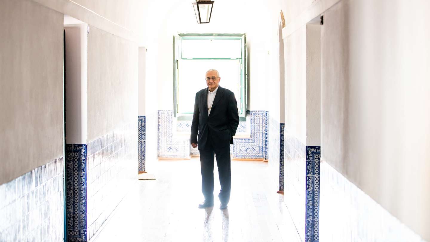 O bispo de Setúbal, José Ornelas, em entrevista à agência Lusa no Seminário de São Paulo de Almada, em Almada, 11 de junho de 2021. O presidente da Conferência Episcopal Portuguesa e bispo de Setúbal defende que é necessário que o Rendimento Social de Inserção seja cada vez mais associado à requalificação das pessoas. (ACOMPANHA TEXTO DA LUSA DO DIA 17 DE JUNHO DE 2021). JOSÉ SENA GOULÃO/LUSA