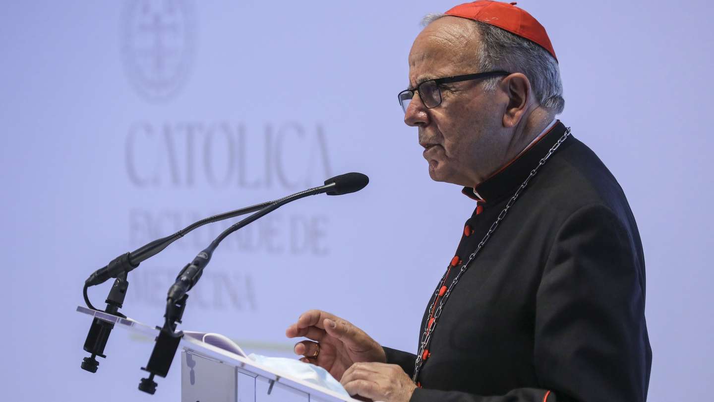 O magno chanceler e cardeal patriarca de Lisboa, Manuel Clemente, intervém durante a cerimónia de inauguração da Faculdade de Medicina da Universidade Católica Portuguesa, em Talaíde, Sintra, 14 de setembro de 2021. MIGUEL A. LOPES/LUSA