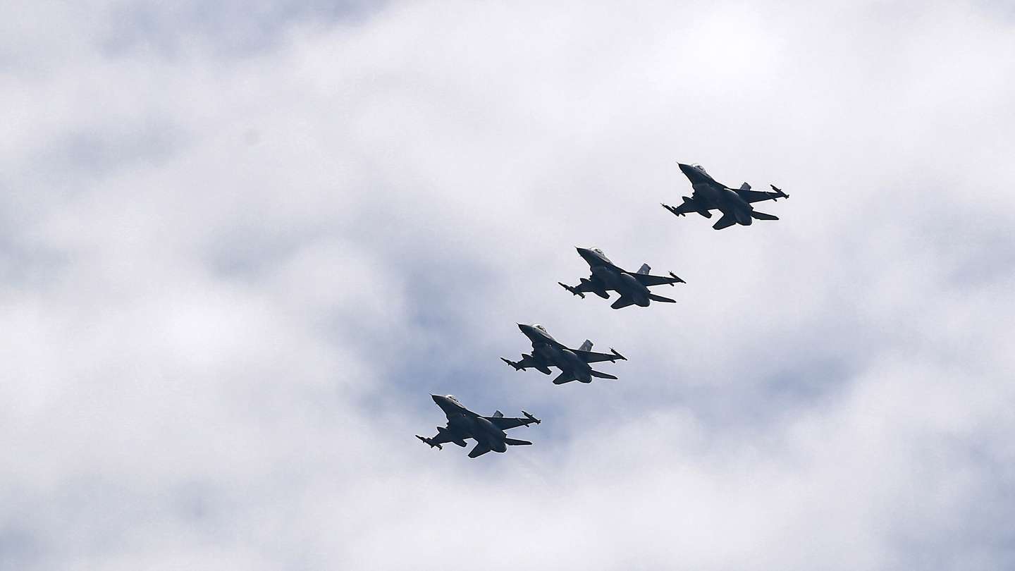 epa10000233 Polish Air Force's F-16 jets during the Exercise Ramstein Legacy 2022 at the 31st Polish Air Base in Poznan, Poland, 07 June 2022. Poland, Lithuania, Latvia and Estonia will carry out the Exercise Ramstein Legacy, the Allied Air Command's principal Integrated Air and Missile Defense (IAMD) exercise, from 06 to 10 June. 17 Allied and Partner nations are included in the exercise and will integrate the Surface Based Air and Missile Defence (SBAMD) units under NATO Command and Control.  EPA/JAKUB KACZMARCZYK POLAND OUT