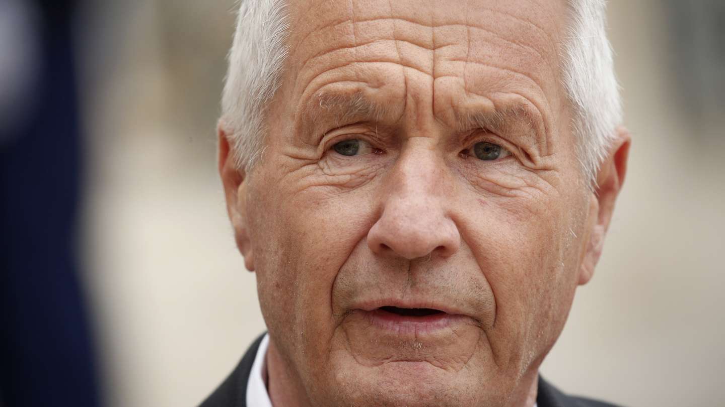 epa07551082 Secretary General of the Council of Europe Thorbjorn Jagland looks on as he meets French President Emmanuel Macron (unseen) at the Elysee Palace in Paris, France, 06 May 2019.  EPA/YOAN VALAT