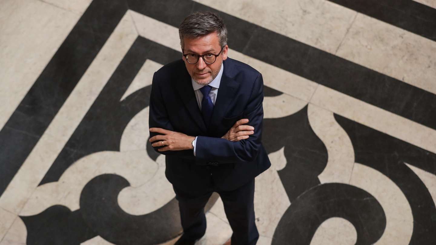 O Presidente da Câmara de Lisboa, Carlos Moedas, fala em entrevista à Agência Lusa em Lisboa, 17 de outubro de 2022. (ACOMPANHA TEXTO DA LUSA DE 18 DE OUTUBRO) TIAGO PETINGA/LUSA