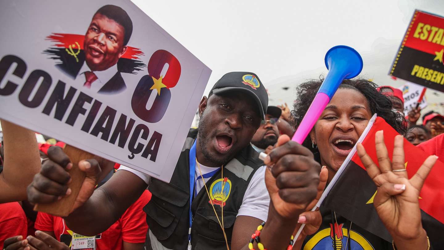 People's Movement for the Liberation of Angola - Labour Party (MPLA) presidential candidate João Lourenço supporters shout slogans during a political rally in Luanda, Angola, 20 August 2022. Angola will hold general elections on August 24, which will define the composition of parliament and the names of the President and Vice President of the Republic. PAULO NOVAIS/LUSA