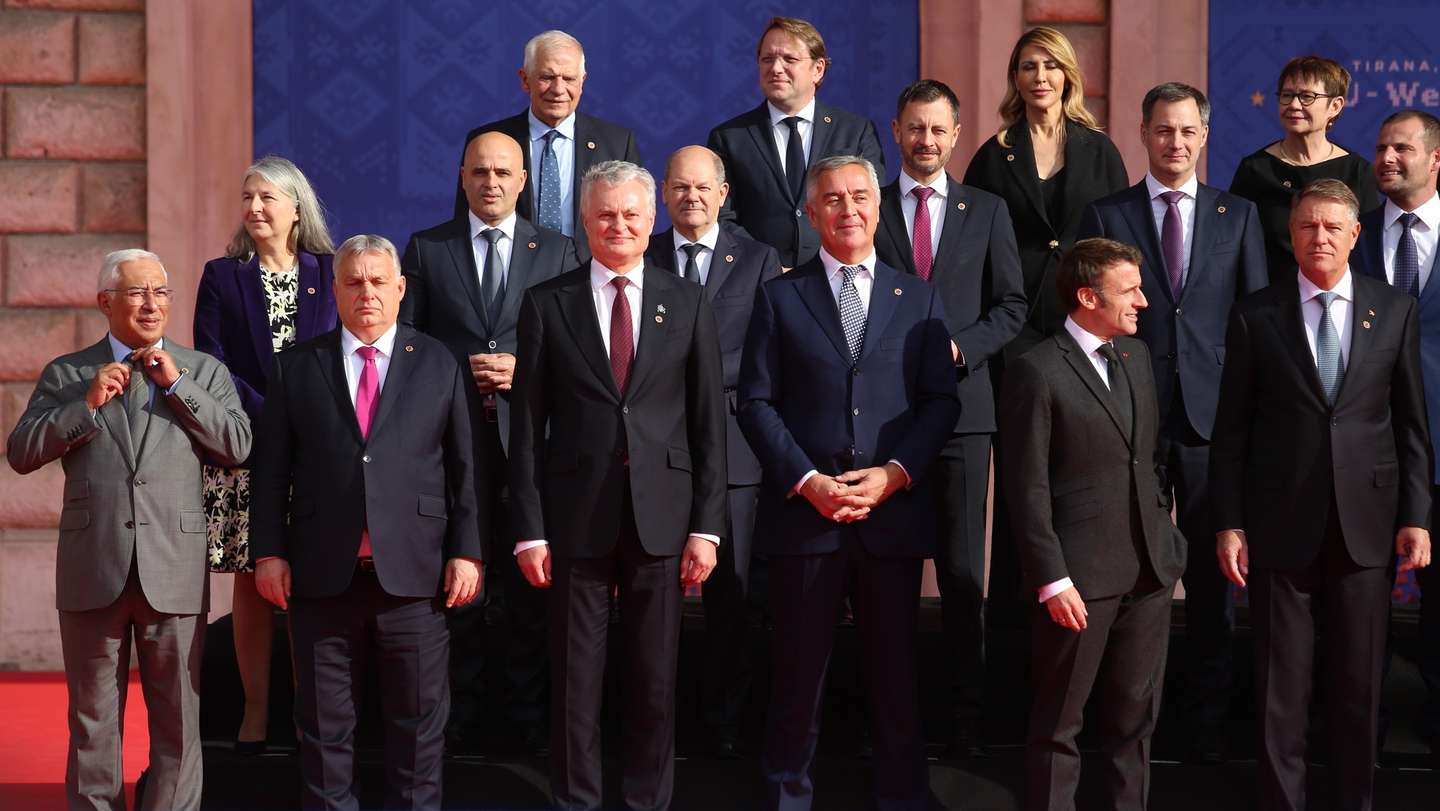 epa10351825 Leaders of EU and Western Balkans countries pose for a photo during the EU-Western Balkans summit in Tirana, Albania, 06 December 2022. Leaders of the European Union (EU) and their counterparts from Albania, Bosnia and Herzegovina, Kosovo, Montenegro, North Macedonia and Serbia converged in Tirana for a one day summit presenting the EU's willingness for tangible steps for the Western Balkans countries to join the bloc rather than just promises.  EPA/MALTON DIBRA