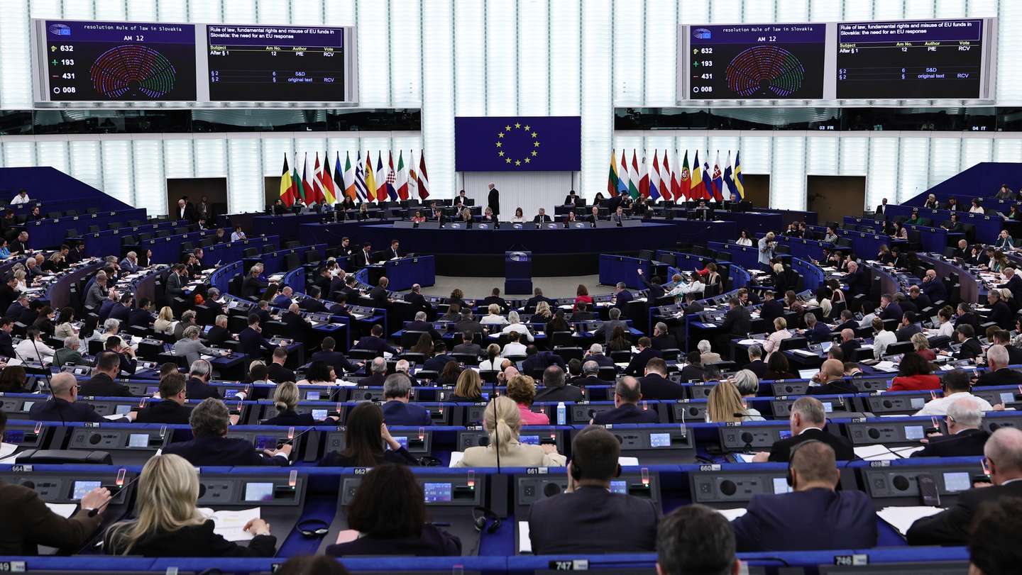 epa12977376 Members of the parliament during a voting on 'Rule of law, fundamental rights and misuse of EU funds in Slovakia: the need for an EU response' at the European Parliament in Strasbourg, France, 20 May 2026. The current plenary session runs from 18 until 21 May 2026.  EPA/RONALD WITTEK