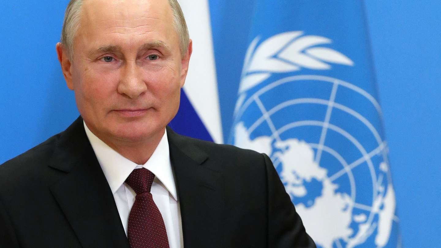 epa08688825 Russian President Vladimir Putin during a pre-recorded video address to the 75th session of the United Nations General Assembly in Moscow, Russia, 22 September 2020.  EPA/MICHAIL KLIMENTYEV / SPUTNIK / KREMLIN POOL MANDATORY CREDIT