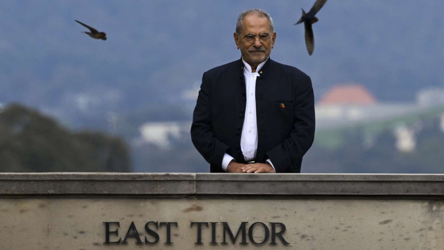 epa10168784 President of Timor-Leste Jose Ramos-Horta poses for photographs during a wreath laying ceremony at the Australian War Memorial in Canberra, Australia, 08 September 2022. Ramos-Horta is in Australia on a 5 day official visit.  EPA/LUKAS COCH  AUSTRALIA AND NEW ZEALAND OUT