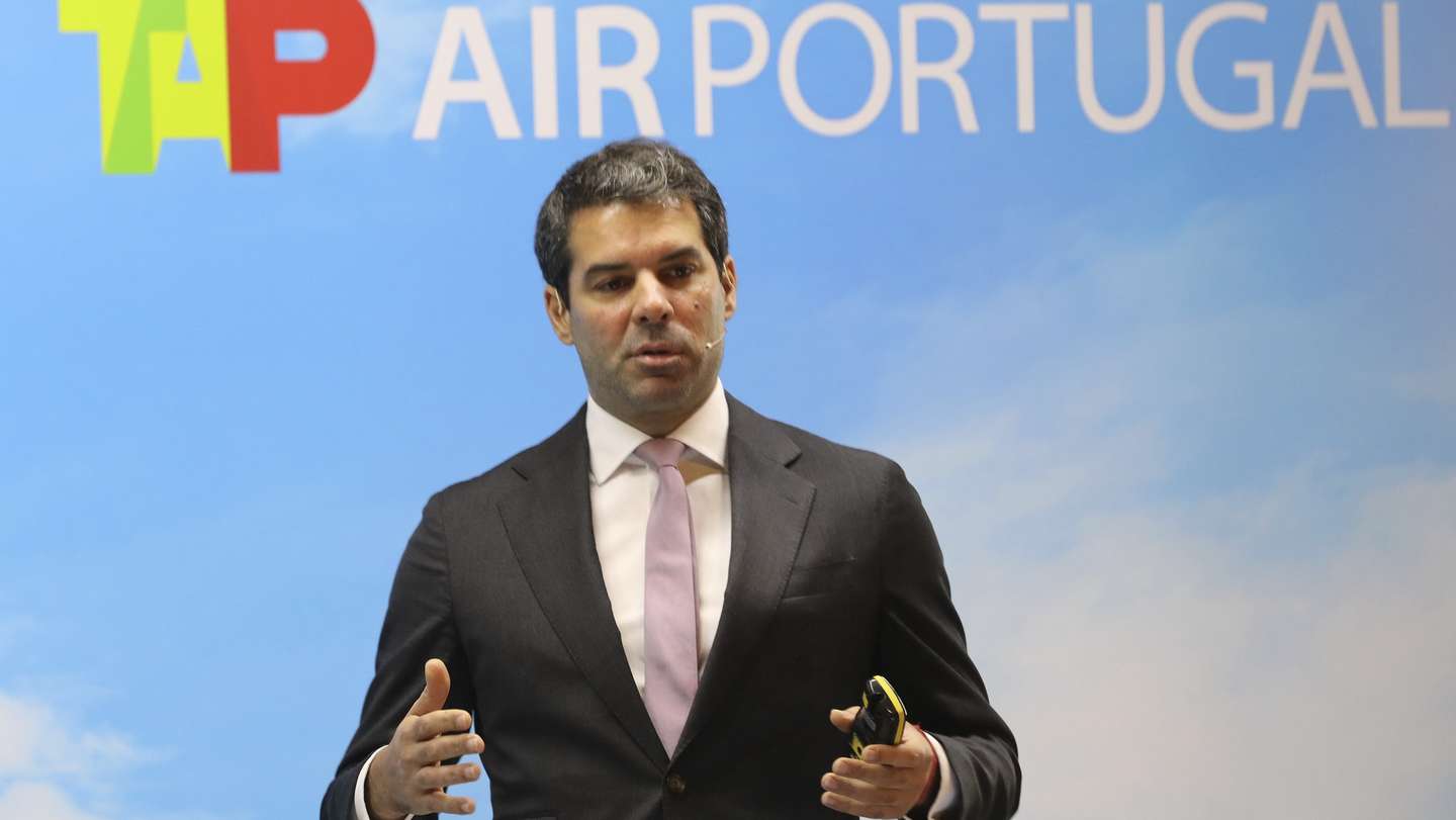 O responsável financeiro da TAP Gonçalo Pires durante a apresentação de resultados do 3.º trimestre, na sede da TAP em Lisboa, 2 de novembro de 2022. JOÃO RELVAS/LUSA