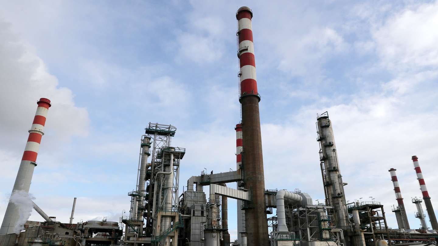 Refinaria da Petrogal em Matosinhos, 30 de dezembro de 2020. Os trabalhadores reúnem-se hoje nas instalações da empresa para participar no plenário convocado para debater o fim da refinação em Matosinhos, anunciada pela Galp, ESTELA SILVA/LUSA