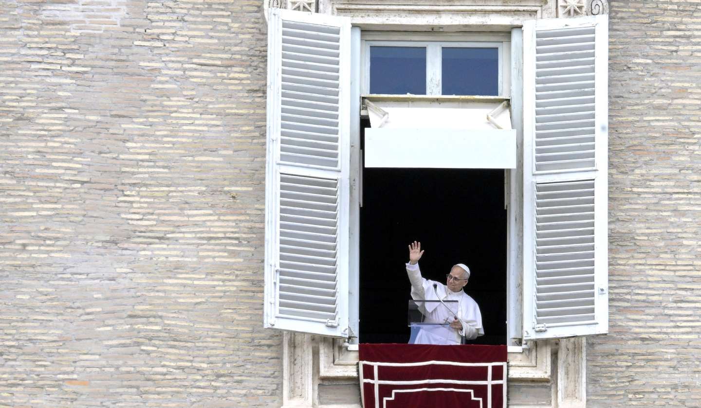 epa12265386 Pope Leo XIV leads his Sunday Angelus prayer from the window of his office overlooking Saint Peter's Square, in Vatican City, 27 July 2025.  EPA/RICCARDO ANTIMIANI