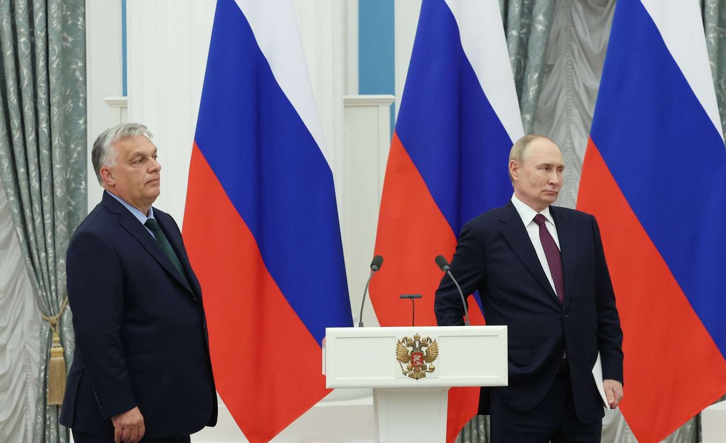 epa11459982 Hungarian Prime Minister Viktor Orban (L) and Russian President Vladimir Putin (R) attend a joint press conference after their negotiation at the Kremlin in Moscow, Russia, 05 July 2024. Viktor Orban arrived in Moscow for a one-day working visit.  EPA/VALERIY SHARIFULIN/SPUTNIK/KREMLIN POOL MANDATORY CREDIT