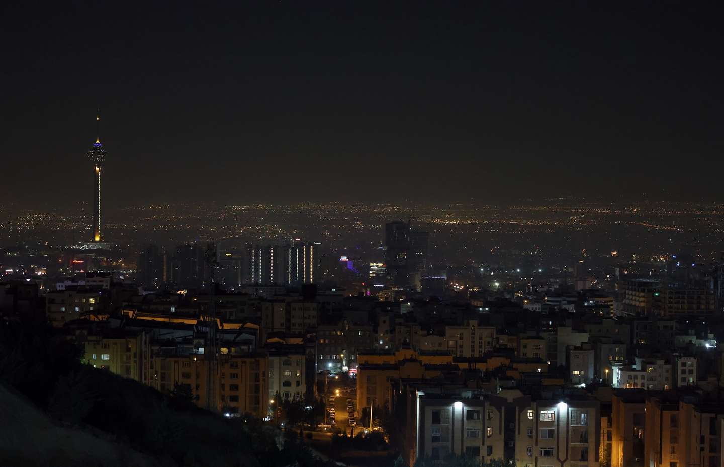 epa11683860 A general view of the capital city of Tehran, Iran, early 26 October 2024. Israel Defense Forces (IDF) spokesman Daniel Hagari stated on 25 October that the 'Israel Defense Forces is conducting precise strikes on military targets in Iran'.  EPA/ABEDIN TAHERKENAREH