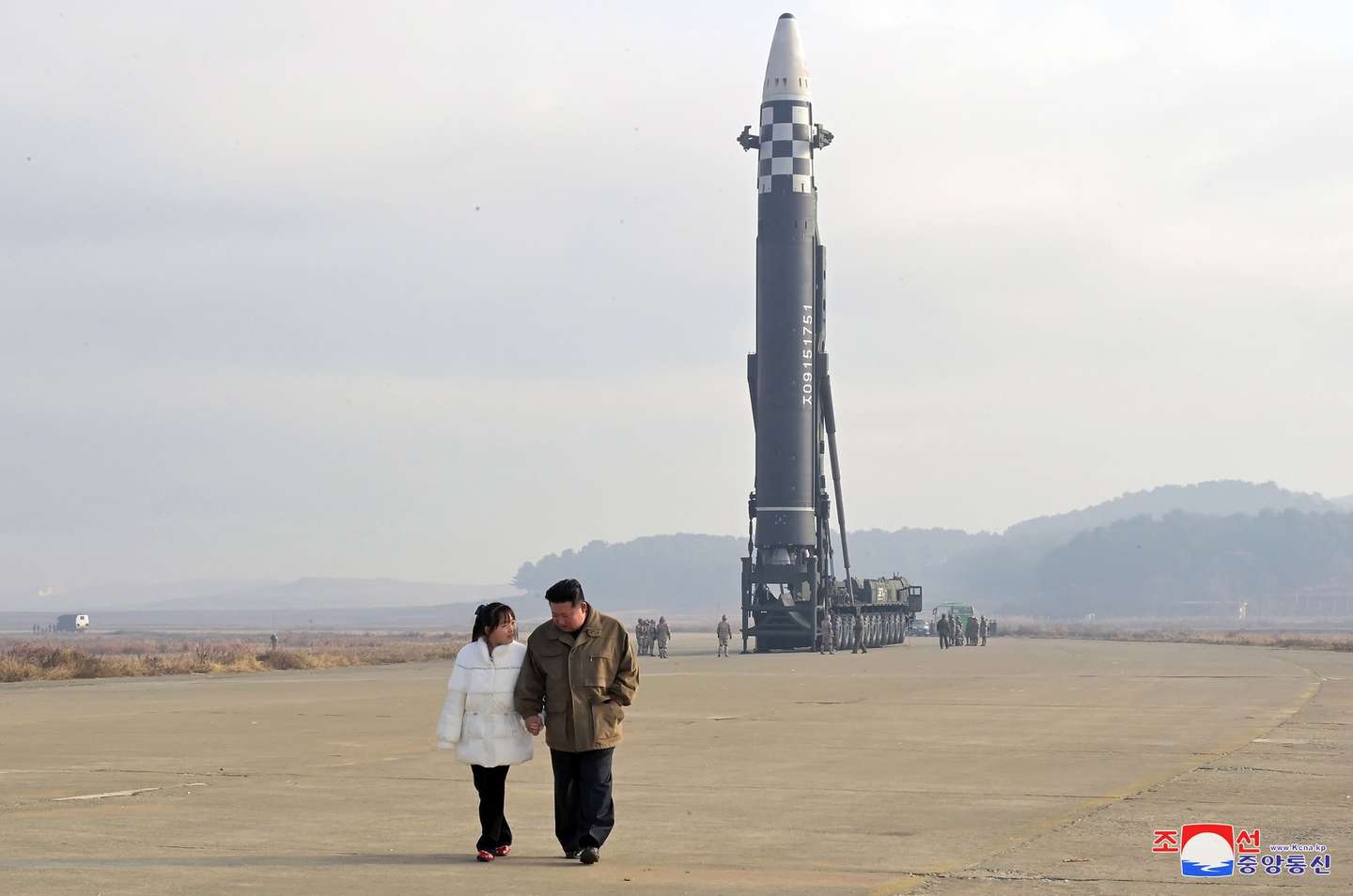 epa10313519 A photo released by the official North Korean Central News Agency (KCNA) shows North Korean leader Kim Jong-Un, accompanied by his daughter during the test firing of a new type of intercontinental ballistic missile (ICBM) Hwasongpho-17 at Pyongyang International airport in Pyongyang, North Korea, 18 November 2022 (Issued on 19 November 2022). According to KCNA, the missile traveled up to a maximum altitude of 6,040.9 kilometres and flew a distance of 999.2 kilometres for 4,135s before landing in open waters of the East Sea.

Thank you  EPA/KCNA   EDITORIAL USE ONLY