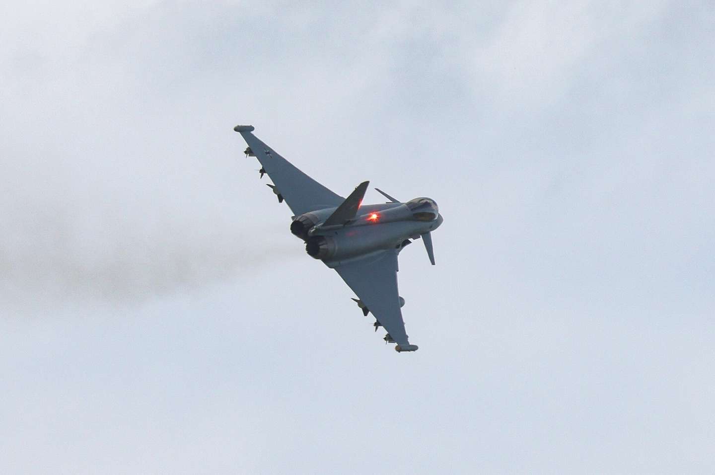 epa12315696 Take-off of German multi-role Eurofighter Typhoon at the 23rd Tactical Air Base in Minsk Mazowiecki, Poland 21 August 2025.  Germany’s Luftwaffe sent five Eurofighter EF-2000 Typhoon jets to Poland to support Polish air defences.  EPA/Leszek Szymanski POLAND OUT