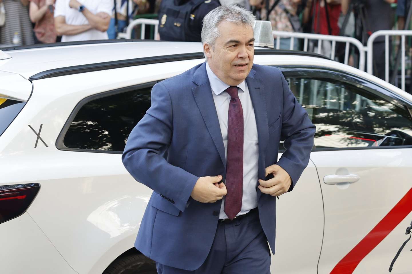 epa12205777 Former Ruling Socialist Party member Santos Cerdan arrives to testify before a judge amid a corruption investigation, outside Supreme Court in Madrid, Spain, 30 June 2025. A police investigation involves Cerdan in an alleged bribes collection.  EPA/SERGIO PEREZ
