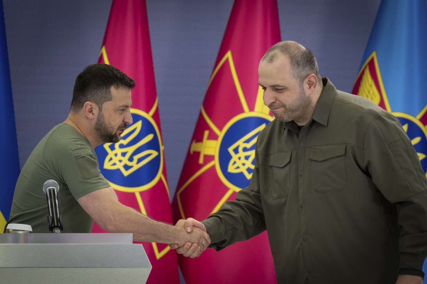epa10846007 A handout picture made available by the Presidential Press Service shows Ukraine's President Volodymyr Zelensy (L) shaking hands with Rustem Umerov (R) as he presents him to the General Staff of the Armed Forces of Ukraine as the new Minister of Defense in Kyiv, Ukraine, 07 September 2023 amid the Russian invasion. Ukraine's parliament approved Rustem Umerov as the new Defense Minister of Ukraine during their sitting on 06 September after dismissing Oleksii Reznikov from the post.  EPA/PRESIDENTIAL PRESS SERVICE HANDOUT HANDOUT  HANDOUT EDITORIAL USE ONLY/NO SALES