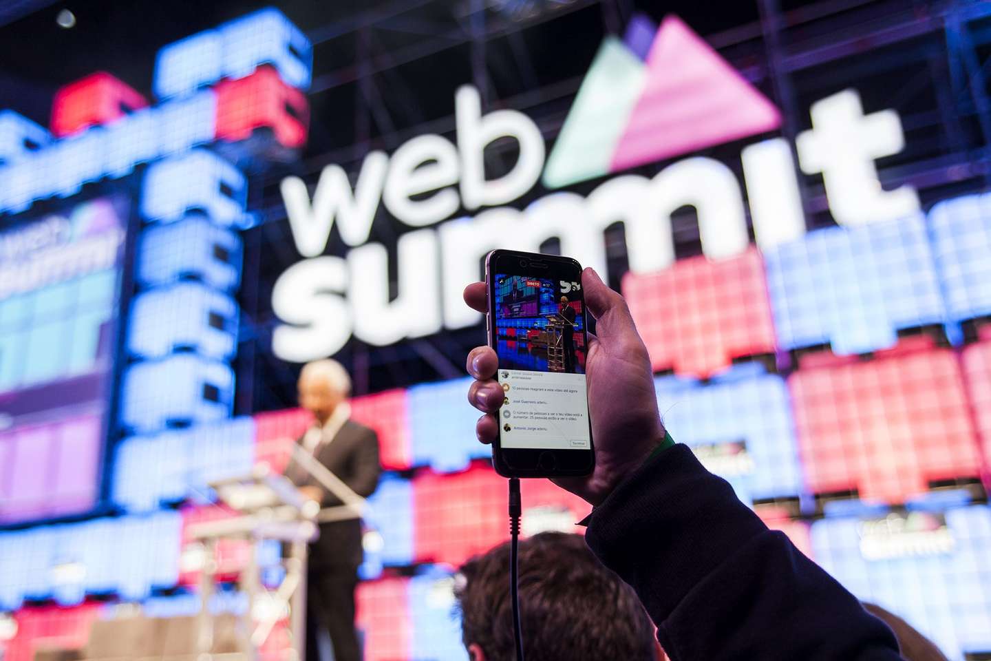 As imagens que marcaram o dia zero da Web Summit – Observador