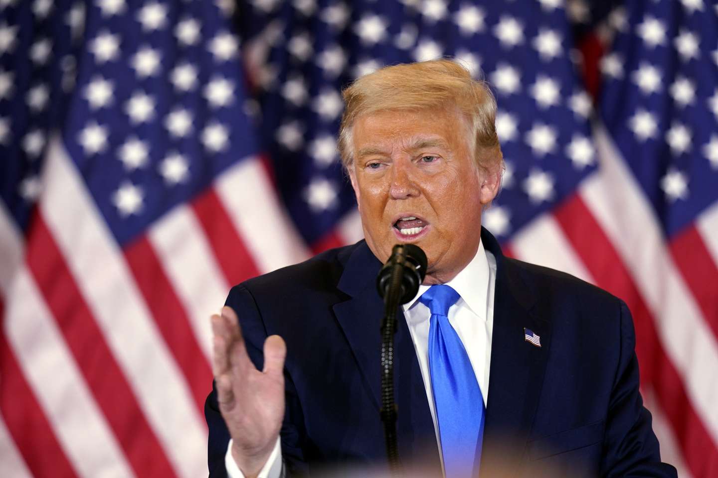 epa08797696 US President Donald J. Trump speaks on election night at an event at the White House in Washington, DC, USA, 04 November 2020. Americans voted to choose the next President of the United States to serve from 2021 through 2024.  EPA/CHRIS KLEPONIS / POOL