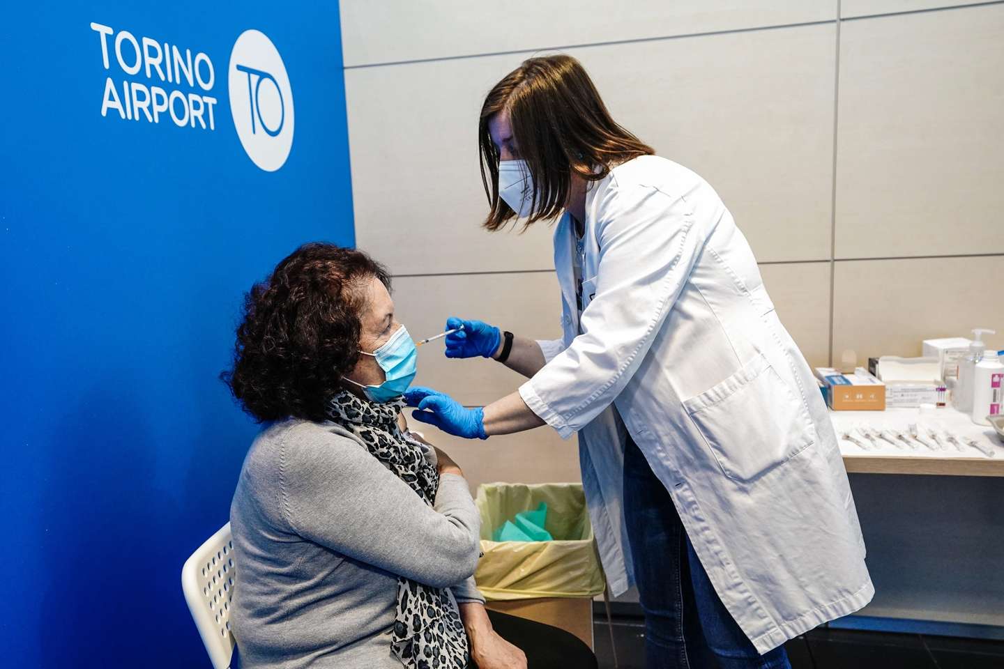 epa09145255 A COVID-19 vaccine hub set up at Caselle airport, Turin, Italy, 19 April 2021.  EPA/Tino Romano