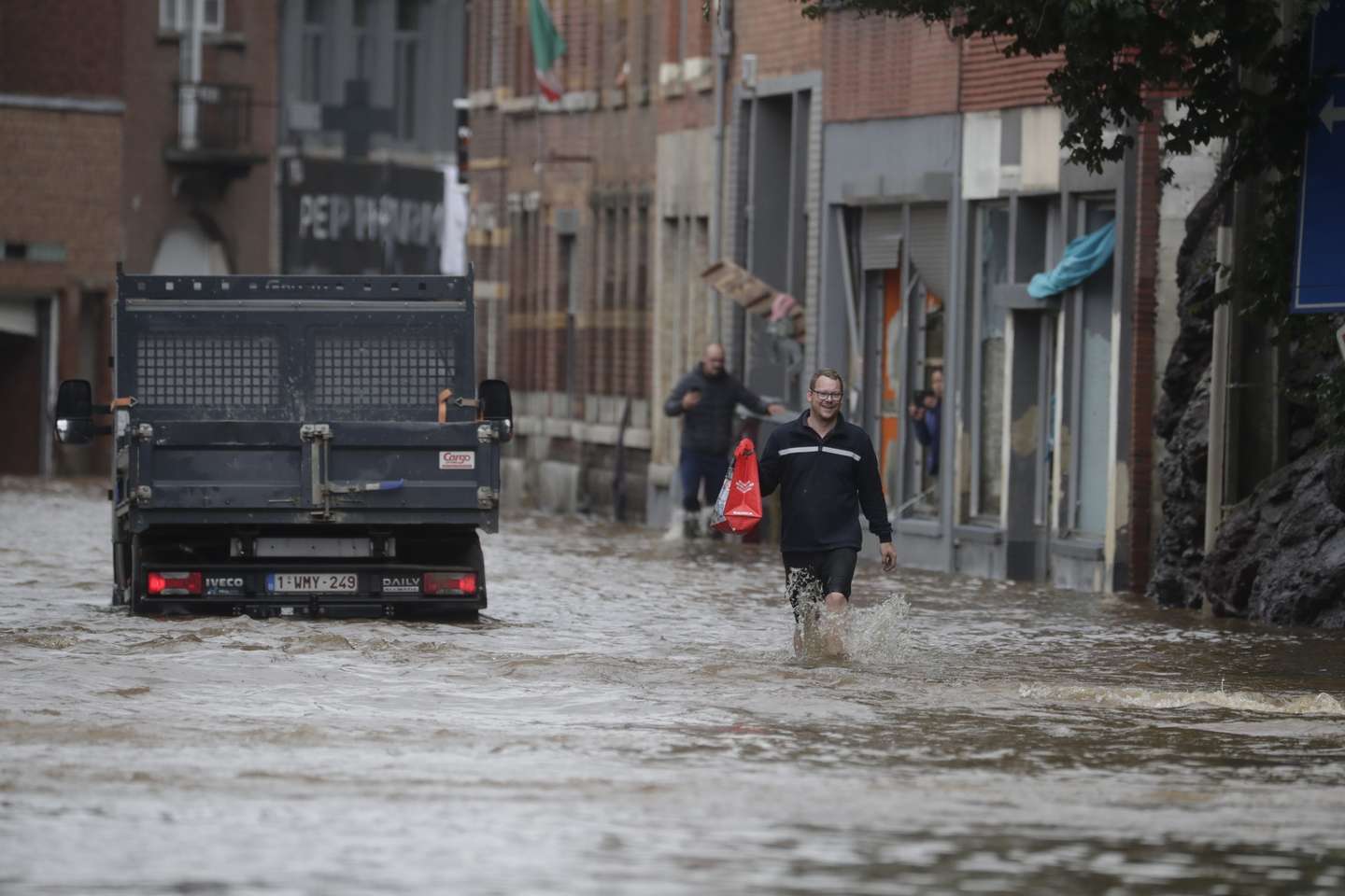epa09348418 Flooding after heavy rains in Pepinster, near, Verviers, Belgium, 16 July 2021. Heavy rains have caused widespread damage and flooding in parts of Belgium.  EPA/STEPHANIE LECOCQ
