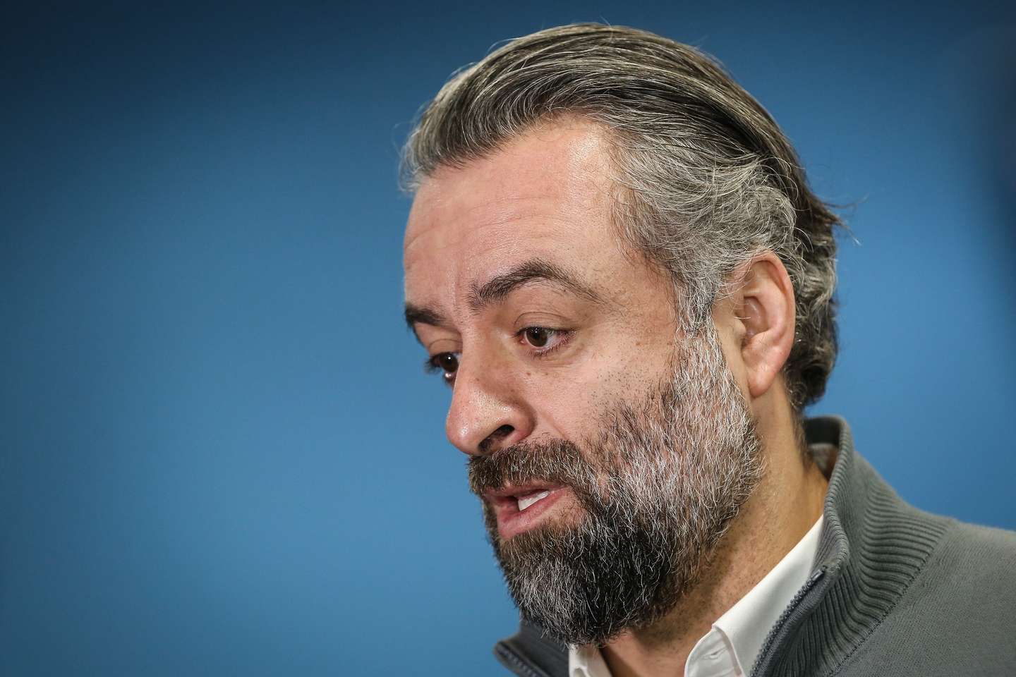 O presidente do SNPVAC - Sindicato Nacional do Pessoal de Voo da Aviação Civil, Ricardo Penarroias , em declarações à comunicação social após uma reunião com o partido politico Bloco de Esquerda (BE),  para abordar a situação da TAP no âmbito da atual situação política, em Lisboa, 07 de janeiro de 2023. RODRIGO ANTUNES/LUSA