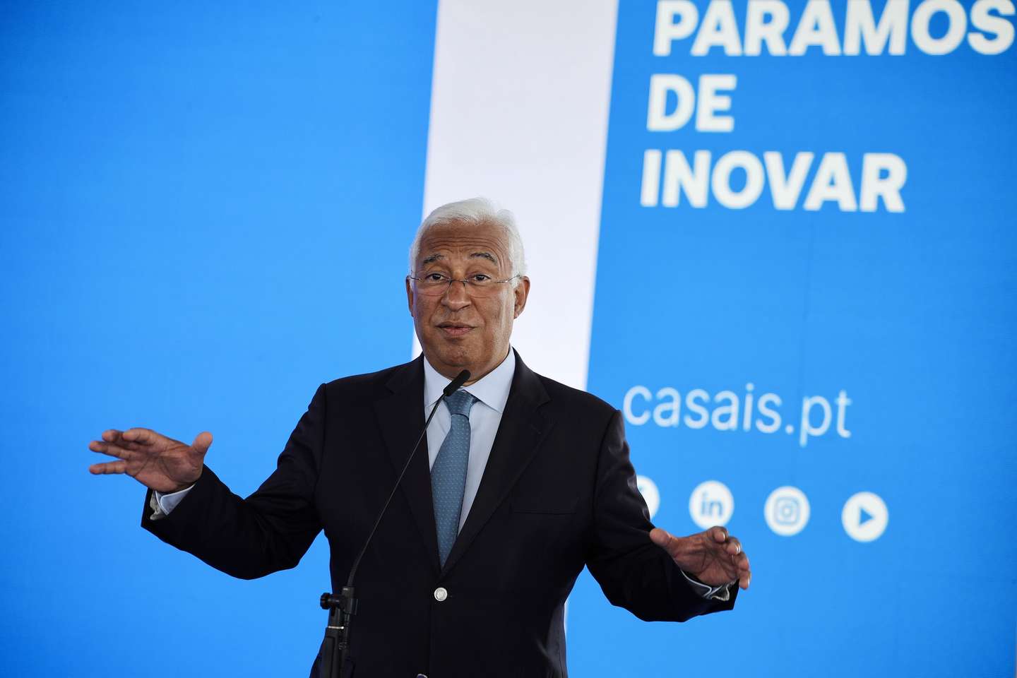 O primeiro-ministro, António Costa, intervém durante a visita à fábrica Blufab, no âmbito da 4.ª edição da iniciativa "Governo + Próximo", em Braga, 03 de maio 2023. Primeiro-ministro, ministros e secretários de Estado participam em mais de 90 iniciativas em todos os concelhos bracarenses, realizando visitas e ações no âmbito do Plano de Recuperação e Resiliência. ESTELA SILVA/LUSA
