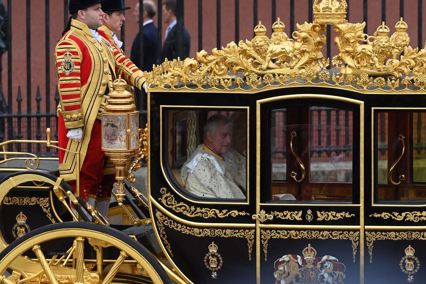 epa10611573 Britain's King Charles III and the Queen Consort Camilla leave Buckingham Palace to Westminster Abbey for their Coronation ceremony in London, Britain, 06 May 2023. The King's Procession in the Diamond Jubilee State coach is accompanied by The Sovereign’s Escort of the Household Cavalry.  EPA/Neil Hall