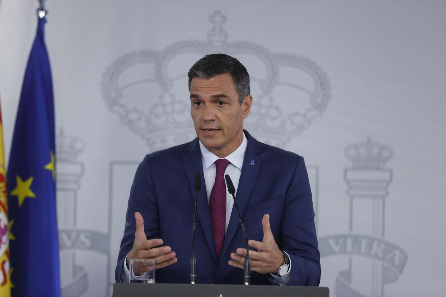 epa10813413 Spain's acting Prime Minister and leader of the socialist party Pedro Sanchez addresses a press conference at Moncloa Presidential Palace after his meeting with Spain's King Felipe VI in Madrid, Spain, 22 August 2023. King Felipe VI is to meet leaders from the seven political parties represented at Parliament before proposing a candidate for Prime Minister to be voted at Parliament.  EPA/Juan Carlos Hidalgo