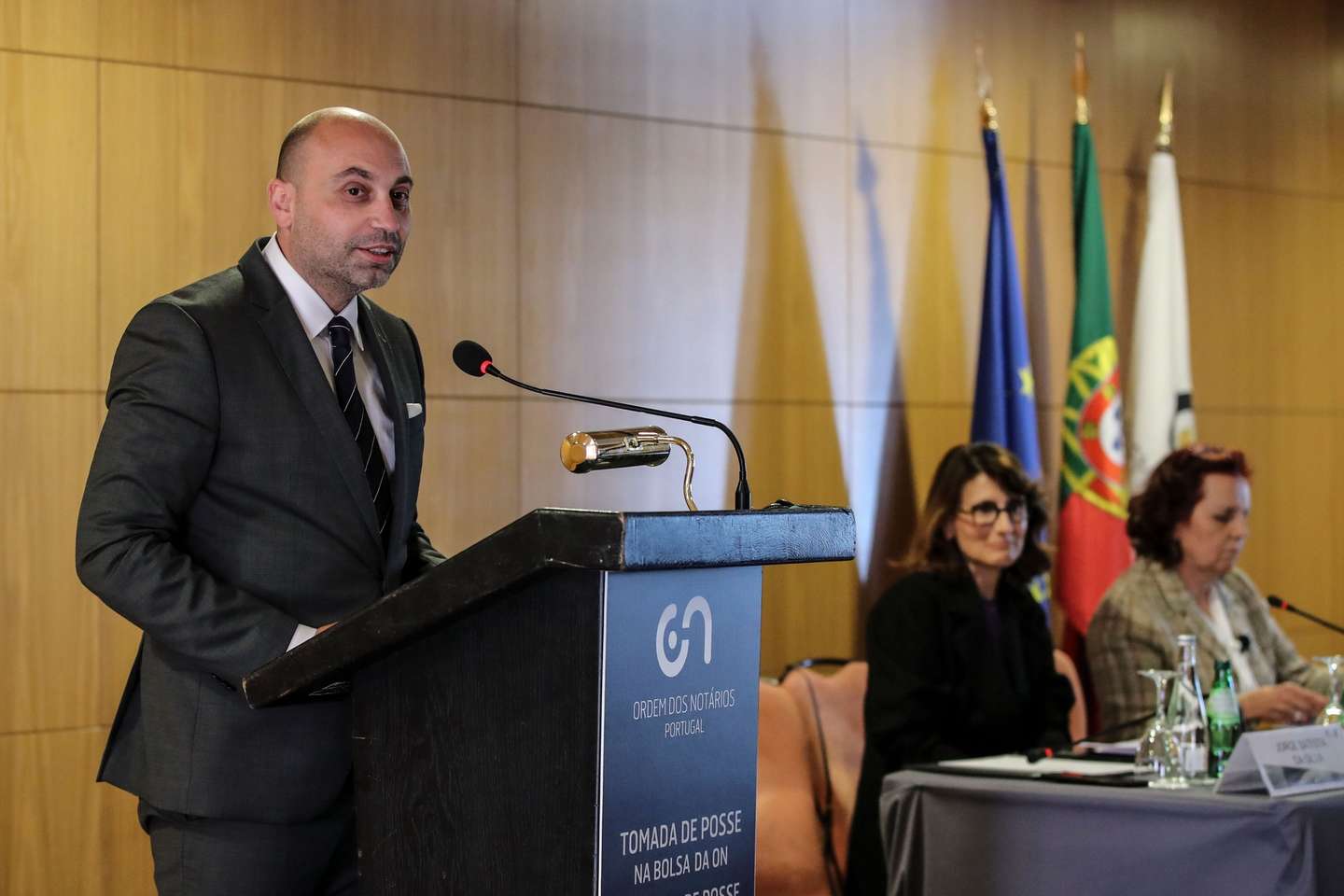 Bastonário da Ordem dos Notários, Jorge Batista da Silva, durante a tomada de  posse de novos notários da Ordem dos Notários, Lisboa, 27 abril 2022. MANUEL DE ALMEIDA / LUSA