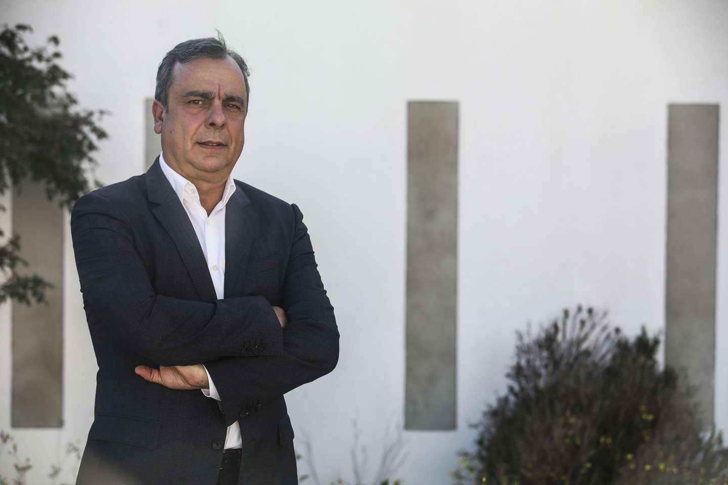 O presidente da Câmara Municipal de Sines, Nuno Mascarenhas, posa para a fotografia durante uma entrevista à agência Lusa a propósito da aposta do Governo na produção em larga escala de hidrogénio verde, em Sines, 22 de março de 2021. A Câmara Municipal de Sines está pronta para receber os grandes projetos anunciados para o hidrogénio verde, que vão envolver os municípios vizinhos nomeadamente na produção de energia solar, e promete “novidades” para breve. (ACOMPANHA TEXTO DA LUSA DO DIA 05 DE ABRIL DE 2021). ANDRÉ KOSTERS/LUSA
