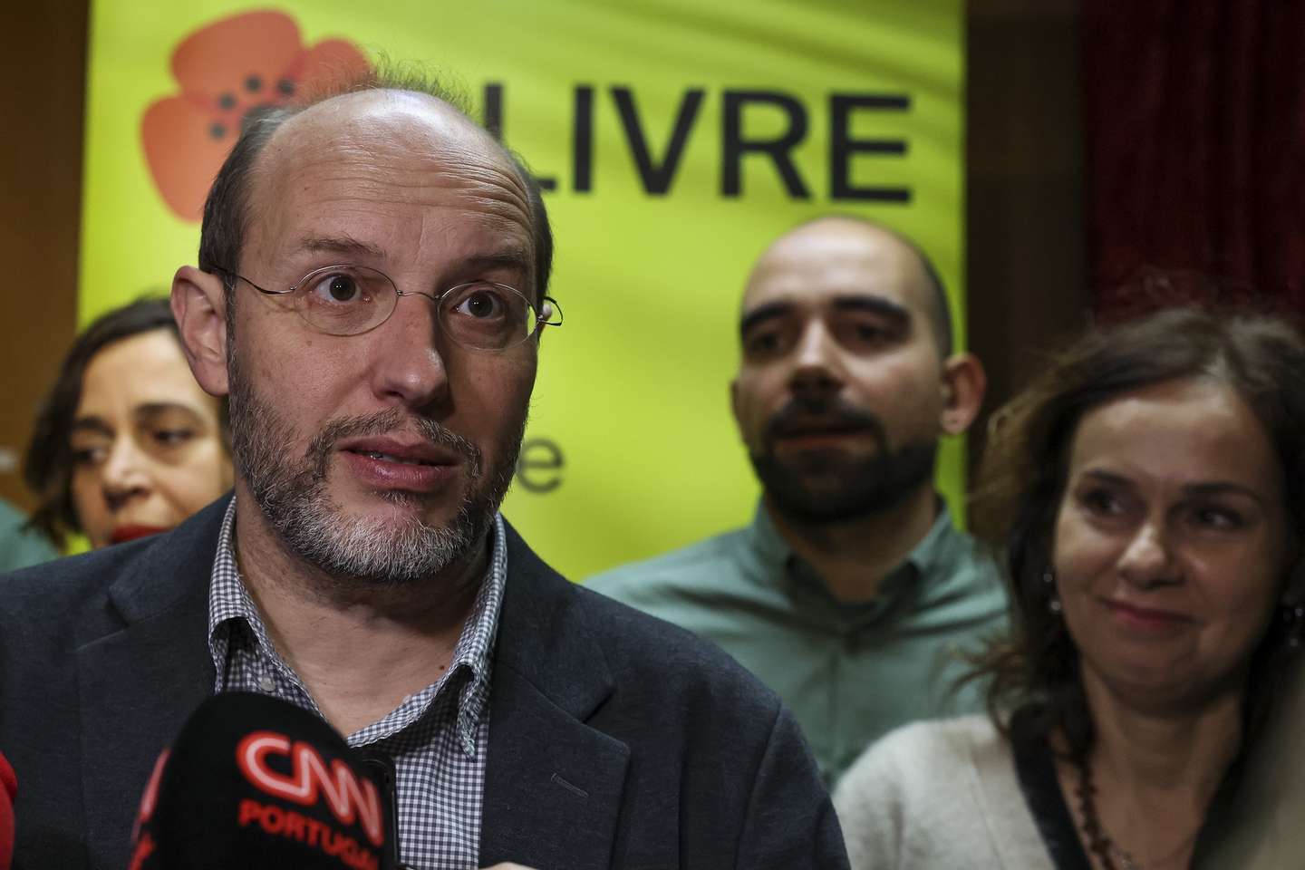 O porta voz do Livre, Rui Tavares fala aos jornalistas no final da sessão de apresentação da lista de candidatos do partido pelo círculo eleitoral de Coimbra, na Casa Municipal da Cultura, Coimbra, 20 de janeiro de 2024. PAULO NOVAIS/LUSA